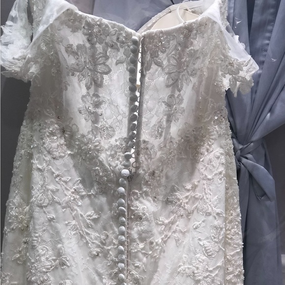 Kleinfeld Martina Liana Bridal Gown - Picture 7 of 15